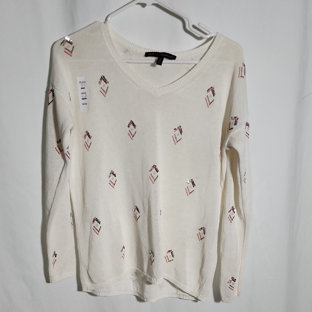 Elegant Ivory Long Sleeve Top with Pattern